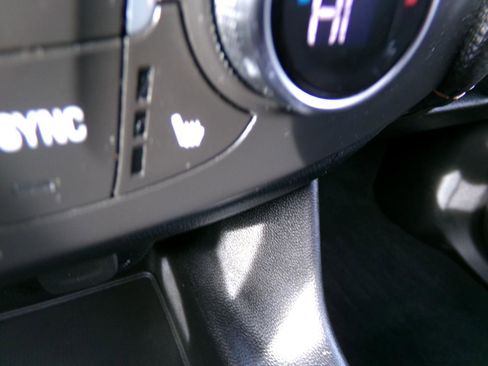 Used 2019 Chevrolet Traverse RS image 33