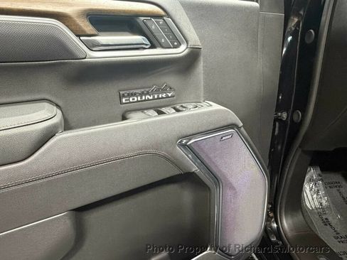 Used 2025 Chevrolet Silverado 1500 High Country w/ High Country Premium Package AWD/4WD image 16