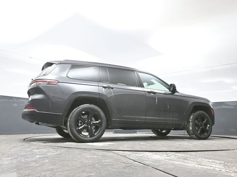 New 2025 Jeep Grand Cherokee L Limited w/ Black Appearance Package image 39