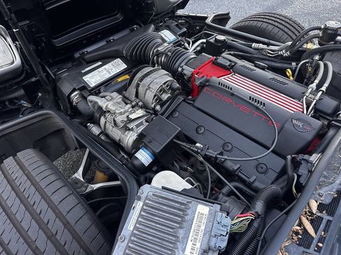 Used 1996 Chevrolet Corvette Coupe RWD image 14