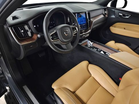 Certified 2024 Volvo XC60 B5 Ultimate AWD/4WD image 18