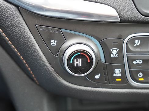 Used 2020 Chevrolet Equinox Premier image 31