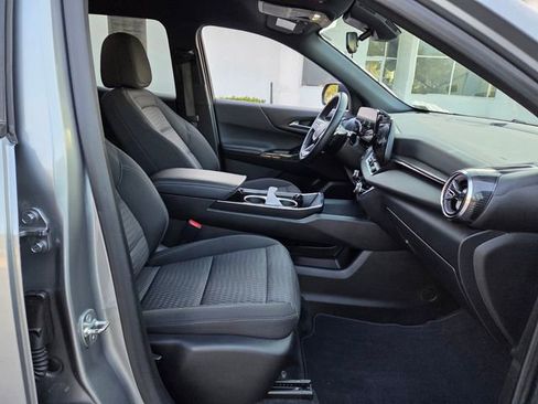 Certified 2025 Chevrolet Equinox LT image 24