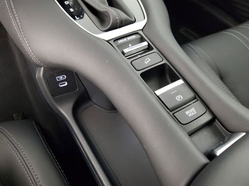 Used 2024 Honda HR-V EX-L image 17