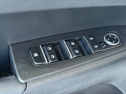 Used 2023 Kia Forte LXS w/ LXS Technology Package FWD image 12