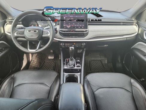 Used 2023 Jeep Compass Latitude image 11