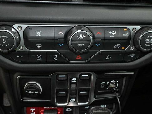 Used 2026 Jeep Gladiator Rubicon AWD/4WD image 16