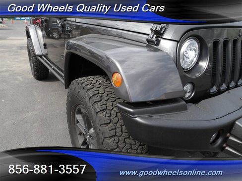 Used 2017 Jeep Wrangler Unlimited Sahara AWD/4WD image 10
