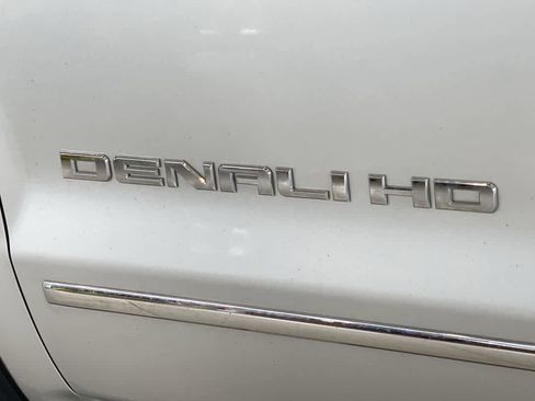 Used 2018 GMC Sierra 2500 Denali w/ Duramax Plus Package image 11