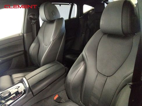 Used 2021 BMW X6 xDrive40i image 28
