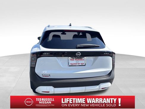 New 2026 Nissan Kicks SV w/ Interior Electronics Package image 4