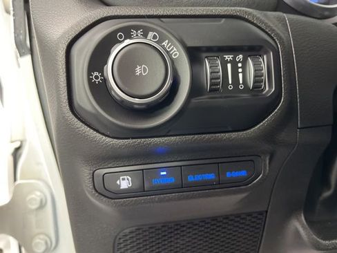 Used 2022 Jeep Wrangler Unlimited Sahara w/ Cold Weather Group image 33