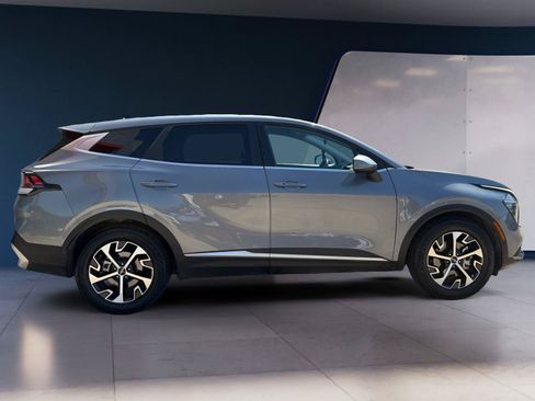 Used 2024 Kia Sportage EX FWD image 6