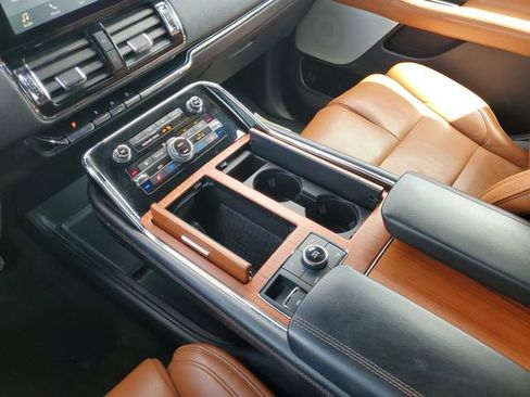 Used 2019 Lincoln Navigator Reserve AWD/4WD image 30