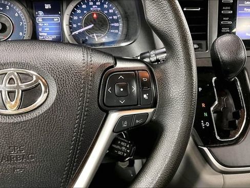 Used 2020 Toyota Sienna LE AWD/4WD image 13