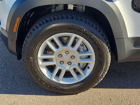 Used 2025 Land Rover Defender 110 S image 26