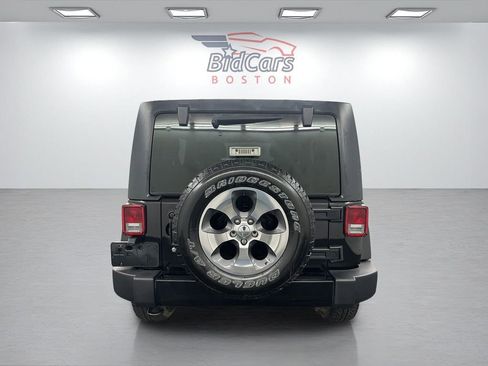 Used 2017 Jeep Wrangler Unlimited Sahara w/ Connectivity Group image 5