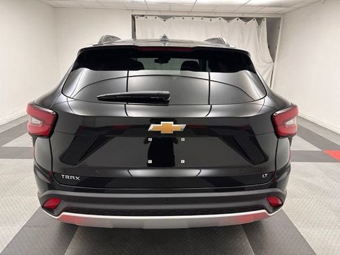 New 2026 Chevrolet Trax LT w/ Driver Confidence Package FWD image 5