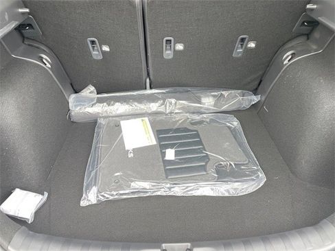 New 2025 Nissan Kicks Play S image 18