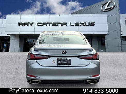Certified 2022 Lexus ES 350 w/ Premium Package image 5