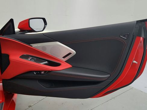 Used 2022 Chevrolet Corvette Stingray Preferred Cpe w/ Body-Color Dual Roof Package RWD image 19