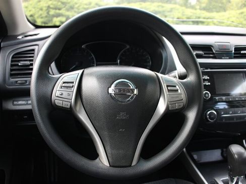 Used 2015 Nissan Altima 2.5 S w/ Power Driver Seat Package FWD image 17