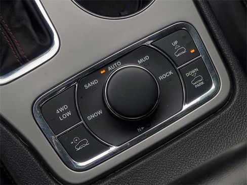 Used 2021 Jeep Grand Cherokee Trailhawk w/ Premium Lighting Group image 32