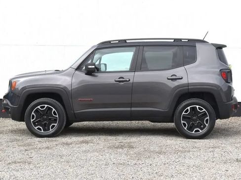 Used 2016 Jeep Renegade Trailhawk w/ Premium Trailhawk Package AWD/4WD image 9
