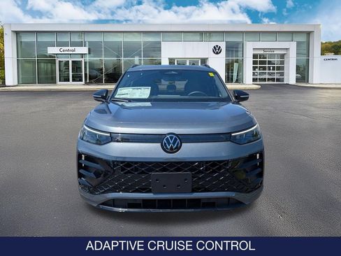 New 2026 Volkswagen Tiguan SE R-Line AWD/4WD image 2