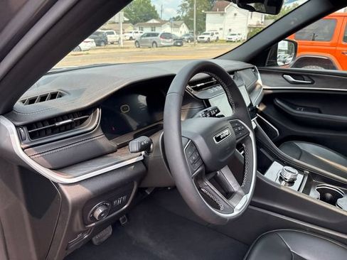 Used 2026 Jeep Grand Cherokee Limited w/ Limited Altitude Package AWD/4WD image 8