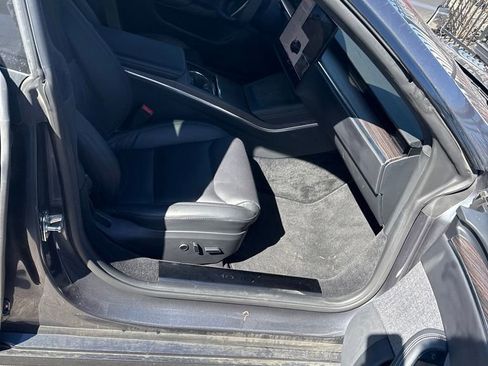 Used 2022 Tesla Model S image 8