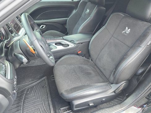 Used 2022 Dodge Challenger R/T Scat Pack w/ Plus Package RWD image 16