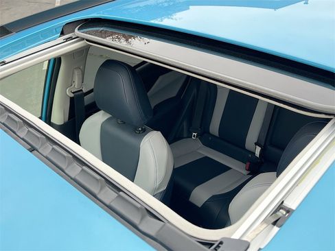 Used 2022 Subaru Crosstrek Hybrid w/ Moonroof Package w/Navigation image 23