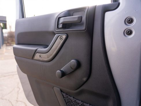 Used 2015 Jeep Wrangler Unlimited Sport image 15