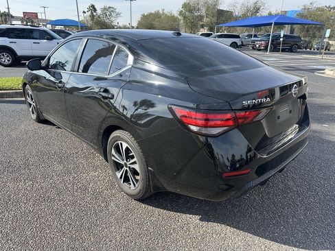 Used 2022 Nissan Sentra SV image 4