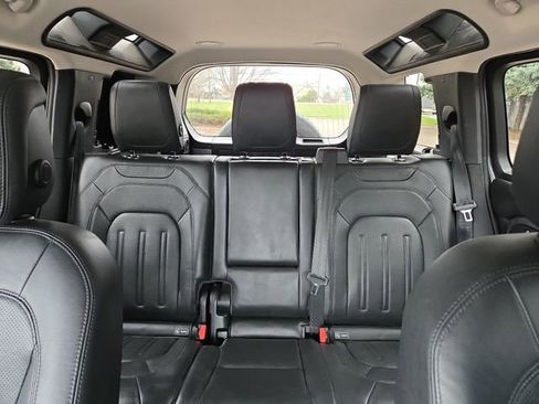 Used 2020 Land Rover Defender 110 HSE image 30