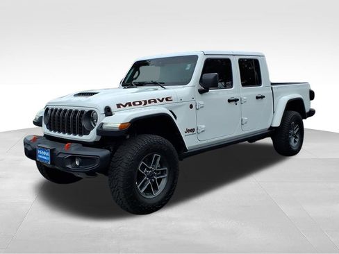 Used 2025 Jeep Gladiator Mojave w/ Convenience Group AWD/4WD image 13