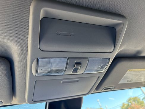 Used 2022 Nissan Frontier SV image 37