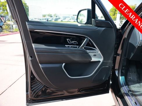 Used 2025 Land Rover Range Rover Long Wheelbase SE AWD/4WD image 16