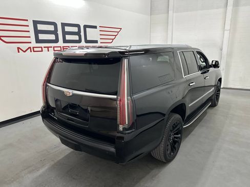 Used 2019 Cadillac Escalade ESV Luxury AWD/4WD image 8