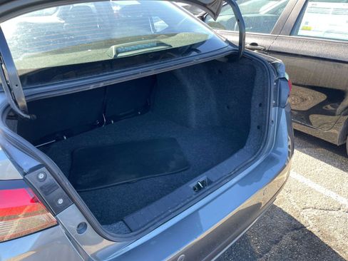 Used 2025 Nissan Versa SV image 30