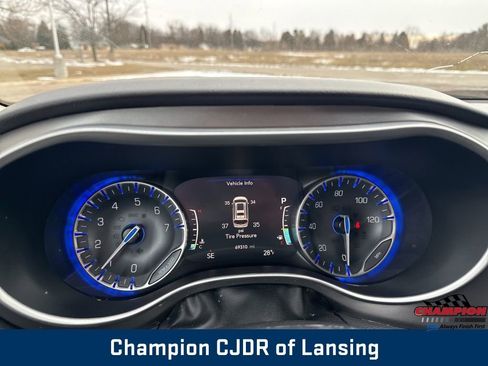 Used 2024 Chrysler Pacifica Touring-L FWD image 21
