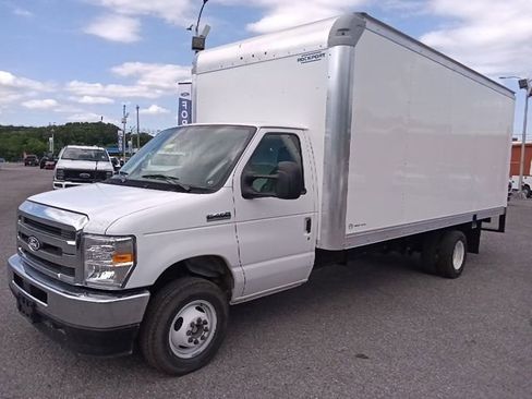 New 2026 Ford E-450 and Econoline 450 Super Duty w/ Power Equipment Group RWD image 7