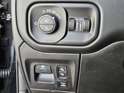 Used 2020 RAM 1500 Limited RWD image 18