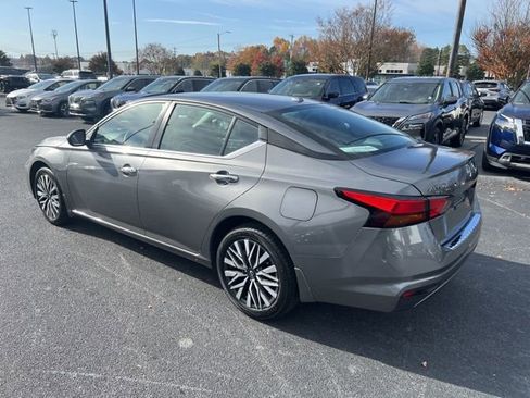 Used 2023 Nissan Altima 2.5 SV image 3