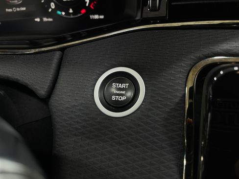 Used 2021 Land Rover Range Rover Evoque R-Dynamic S image 21