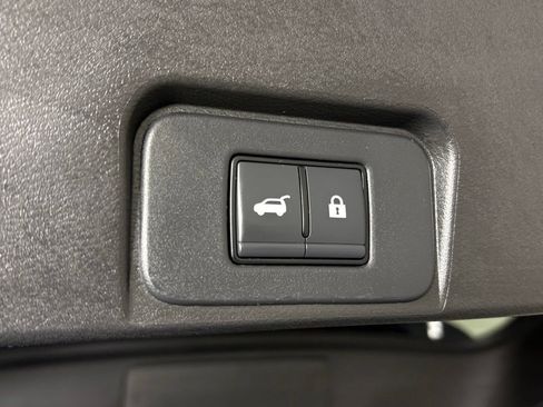 Used 2024 Nissan Rogue SV FWD image 44