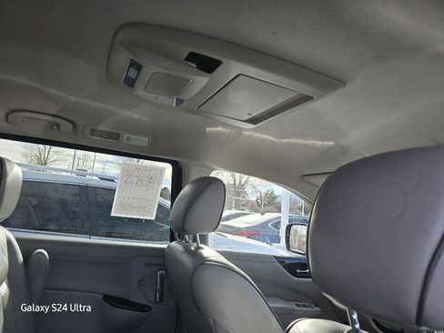 Used 2013 Nissan Quest SV w/ Leather Pkg image 11