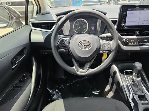Used 2022 Toyota Corolla LE FWD image 13