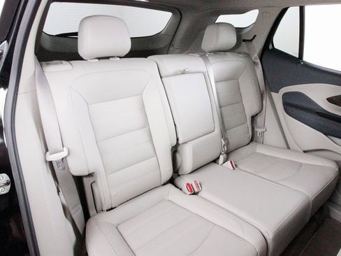 Used 2024 GMC Terrain Denali w/ Black Diamond Edition image 27